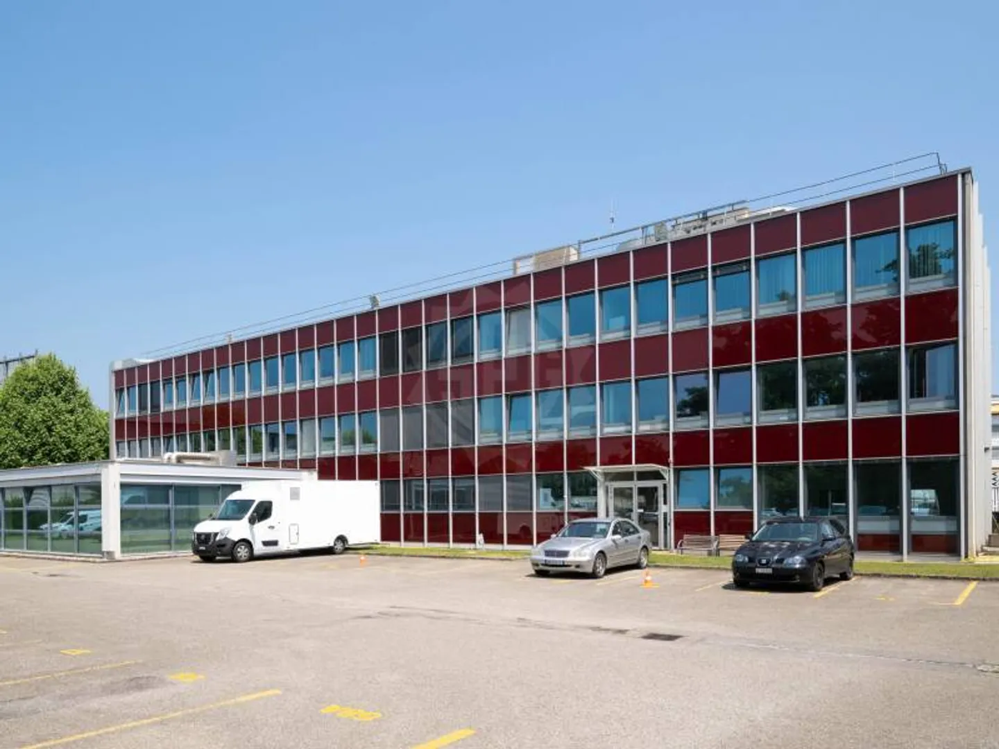 Bureaux ensoleillé - Meyrin - Photo 1 sur 8
