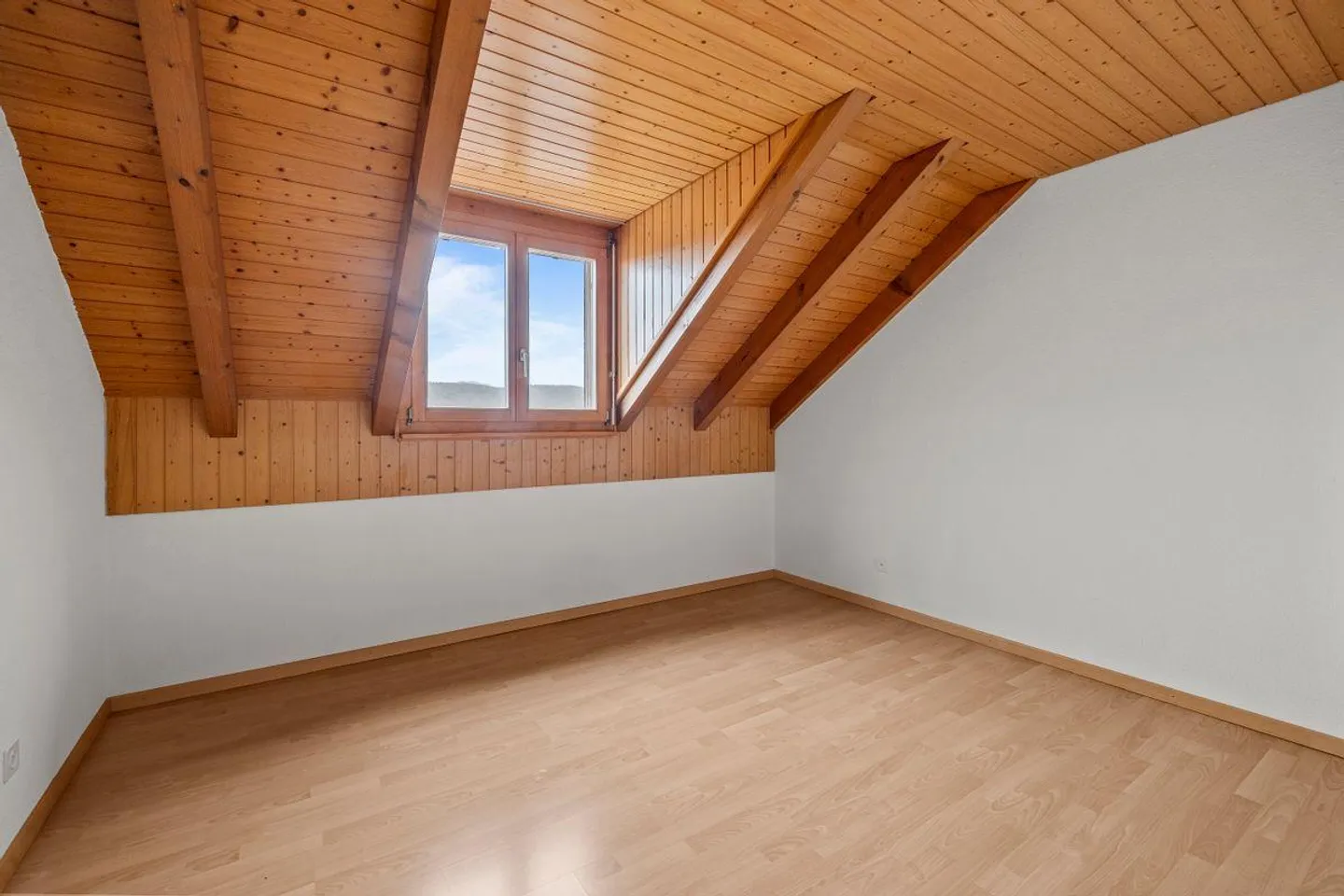 NoSta Real Estate AG - Maisonette à prix réduit - Beaucoup d'espace à petit prix ! - Photo 8 sur 13