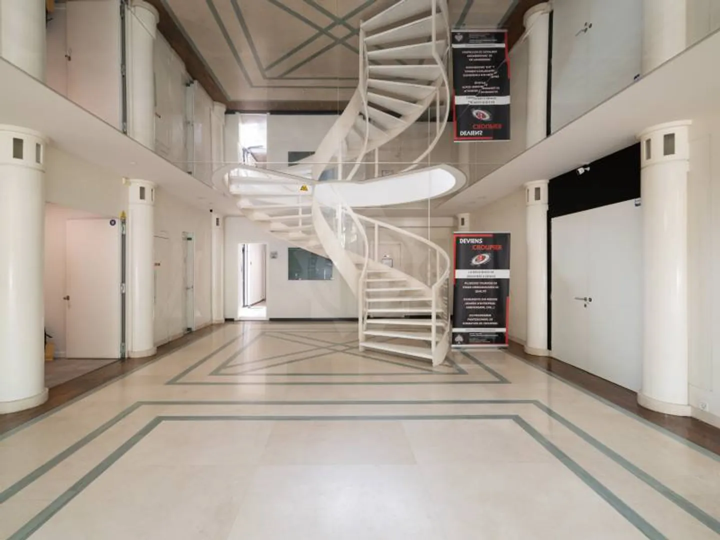 Bureaux ensoleillé - Meyrin - Photo 2 sur 8