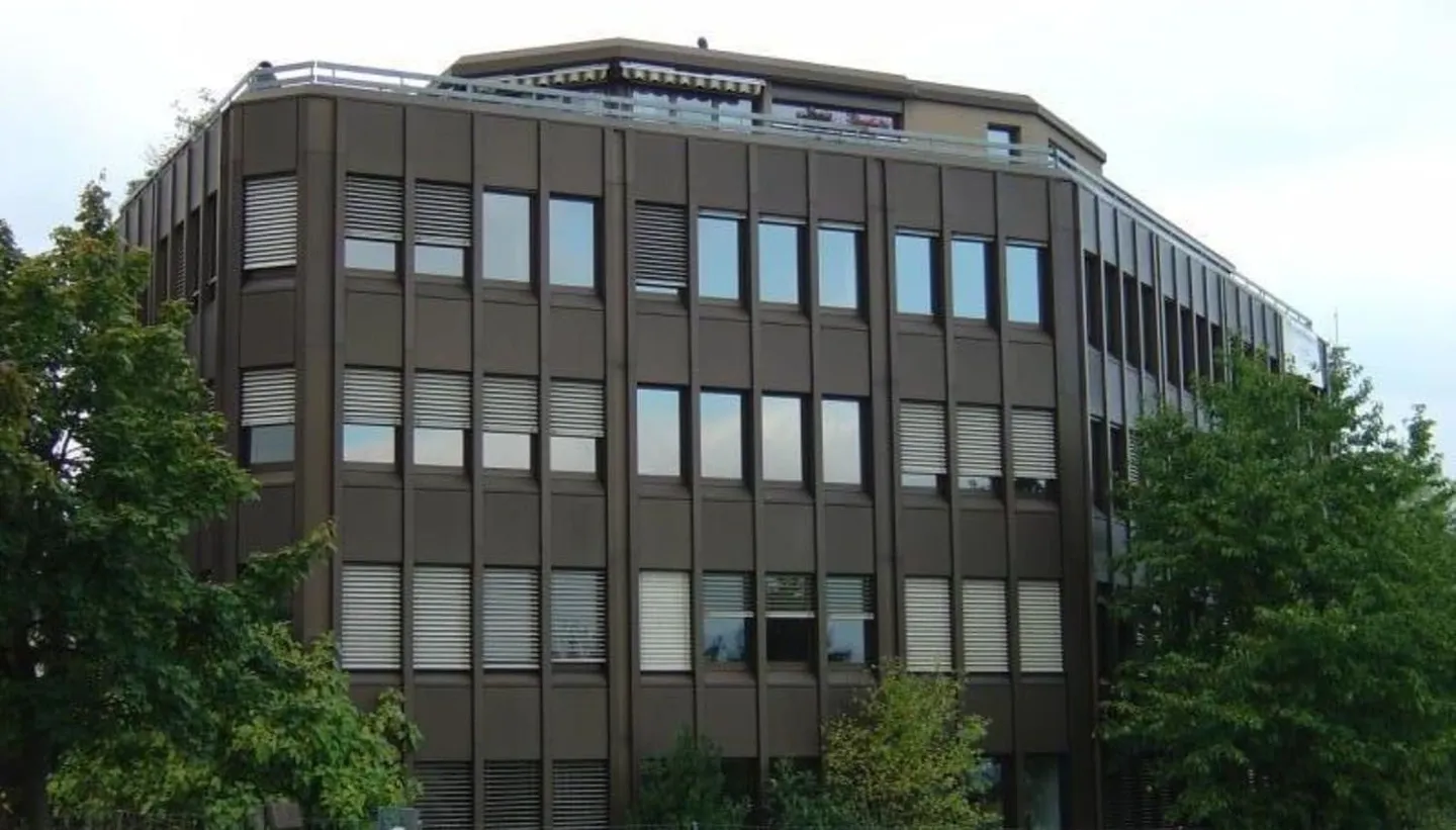 Uffici luminosi e sviluppati con vista per un lavoro ispiratore - Foto 1 di 10