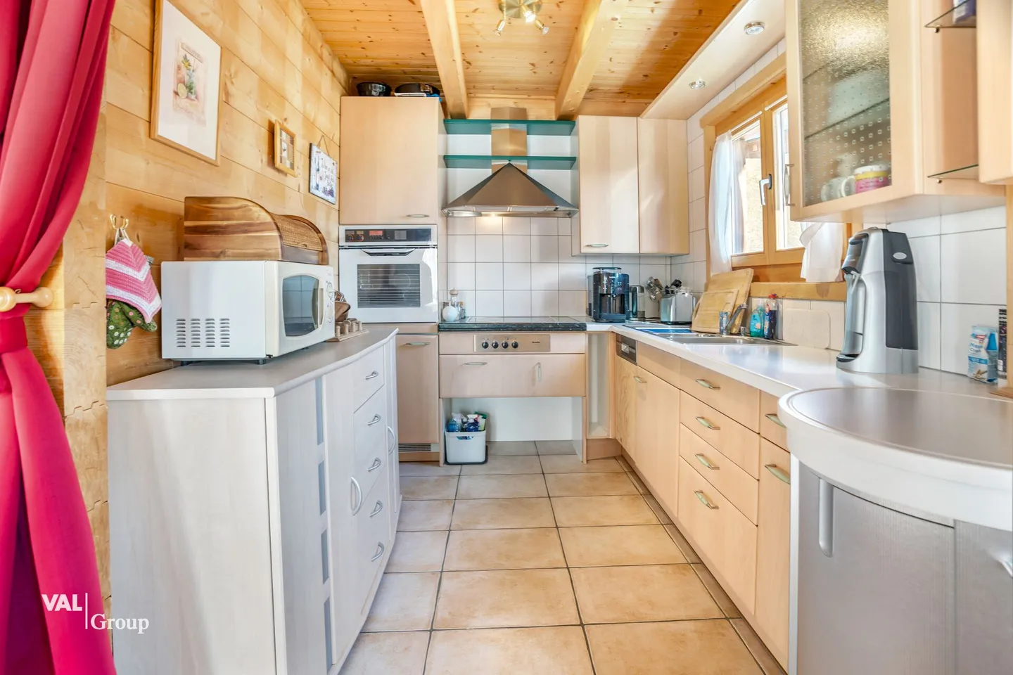 Chalet de vacances avec vue, deux appartements et une étable avec potentiel - Photo 9 sur 37