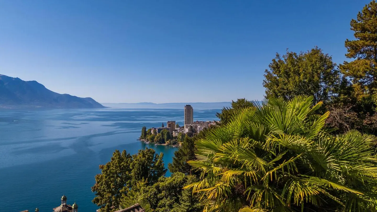VILLA DE 3 APPARTEMENTS - VUE LAC IMPRENABLE - BIEN RARE - EXCLUSIVITÉ - Foto 1 di 14