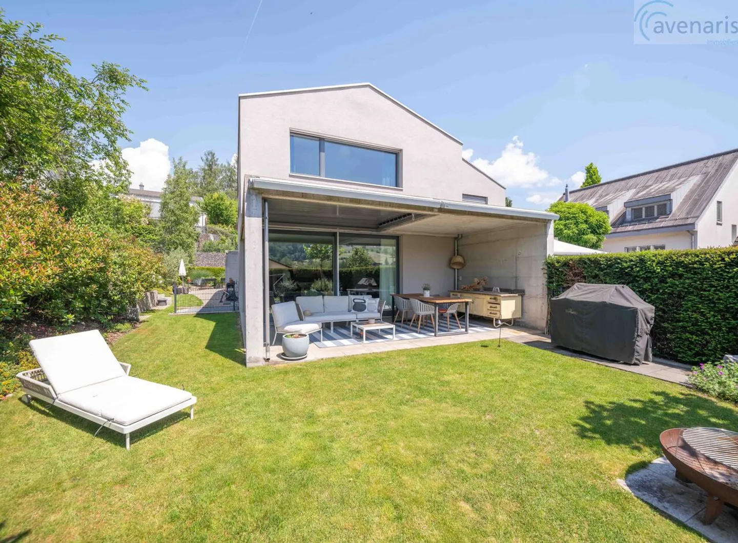 Beautiful 5.5-room double-family house in a sunny location - Photo 1 of 14