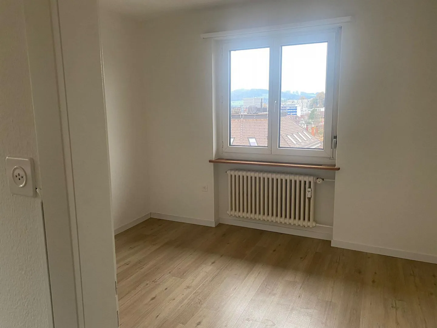 Spacious Single Apartment with Great View - Photo 4 of 7