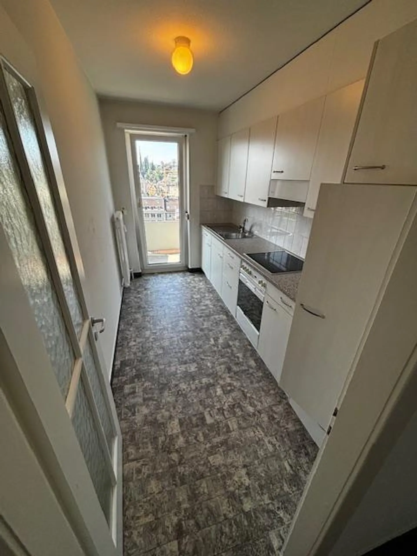Spacious Single Apartment with Great View - Photo 5 of 7