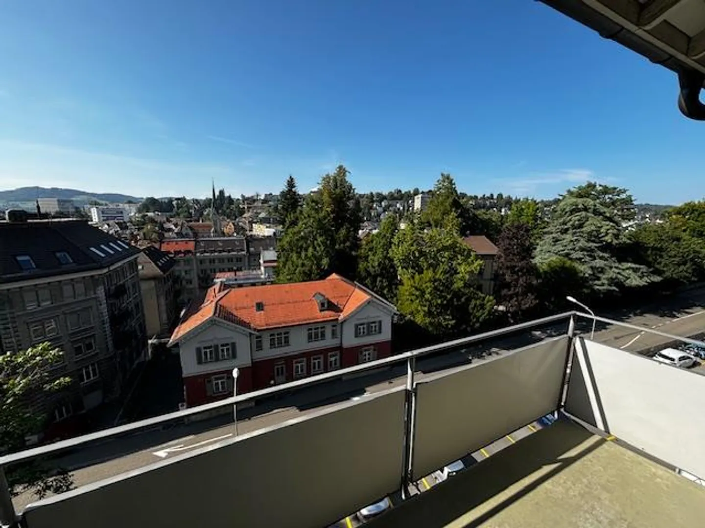 Spacious Single Apartment with Great View - Photo 6 of 7