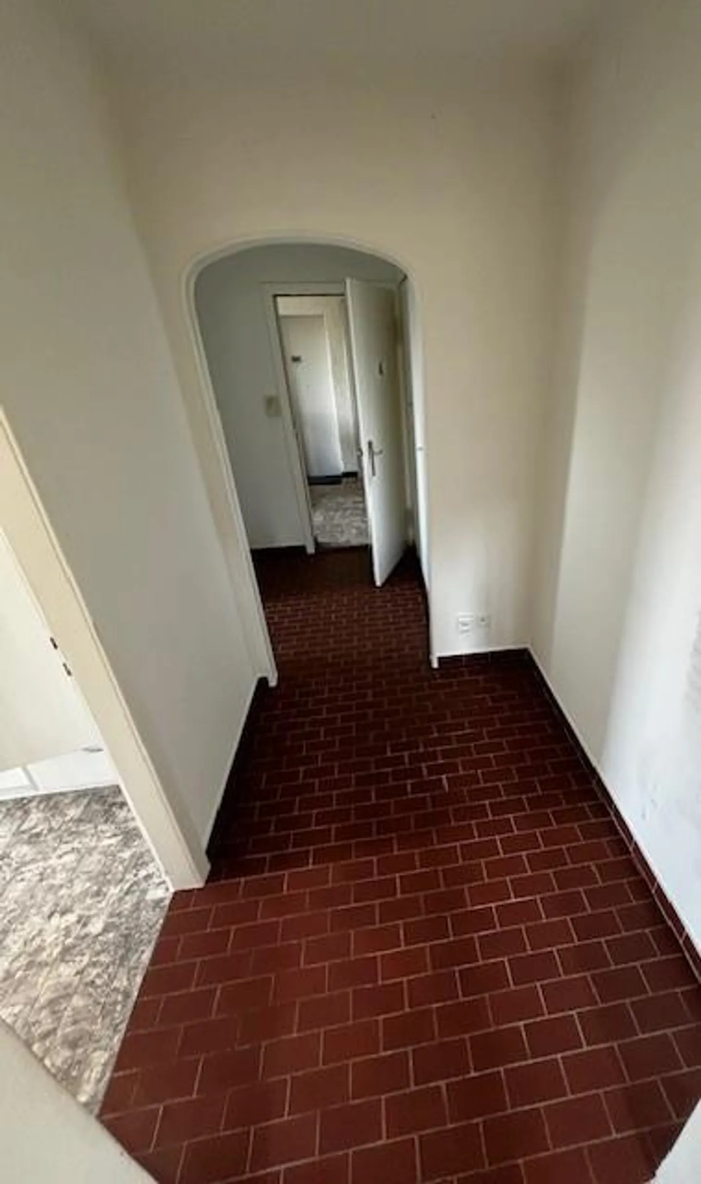 Spacious Single Apartment with Great View - Photo 7 of 7