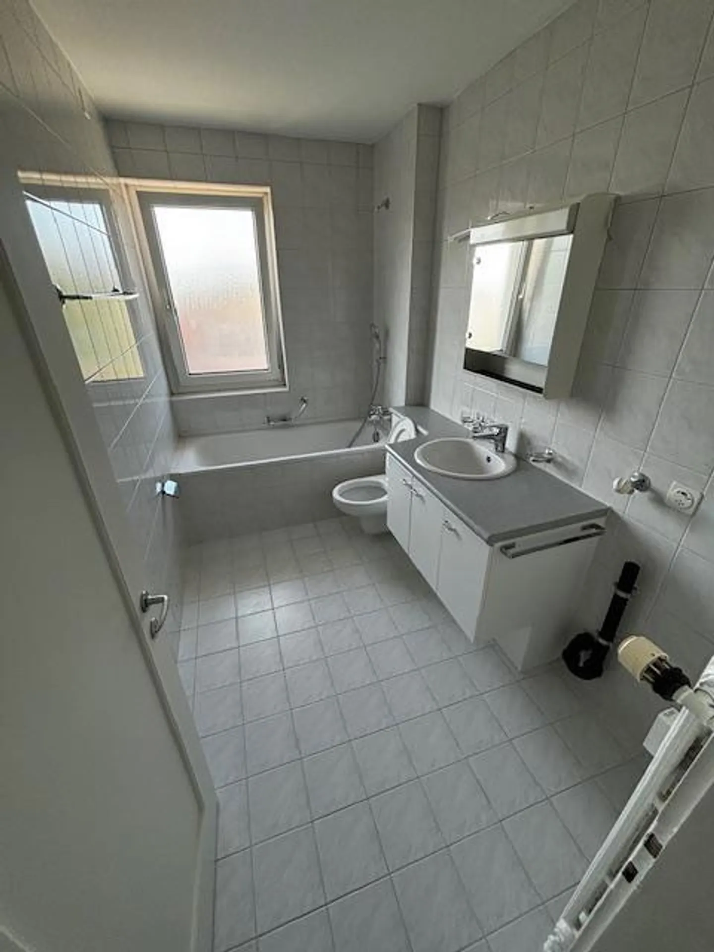 Spacious Single Apartment with Great View - Photo 3 of 7