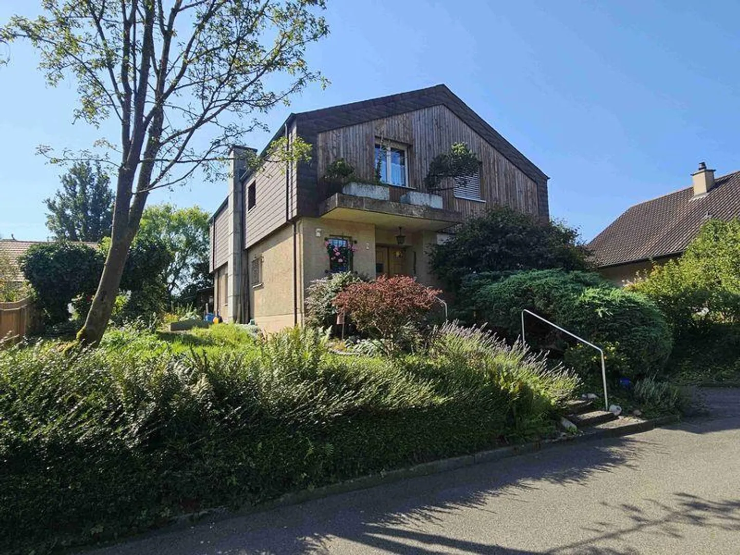 5.5-Zimmer Einfamilienhaus mit sehr grossem Garten - Foto 5 von 7