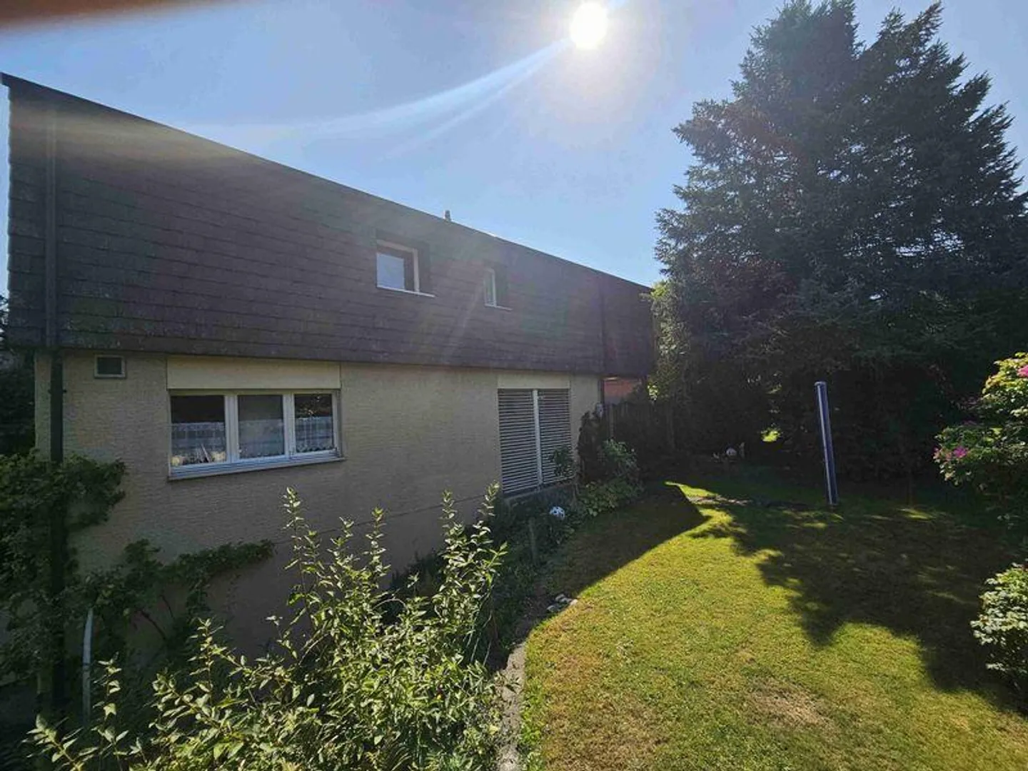 5.5-Zimmer Einfamilienhaus mit sehr grossem Garten - Foto 7 von 7