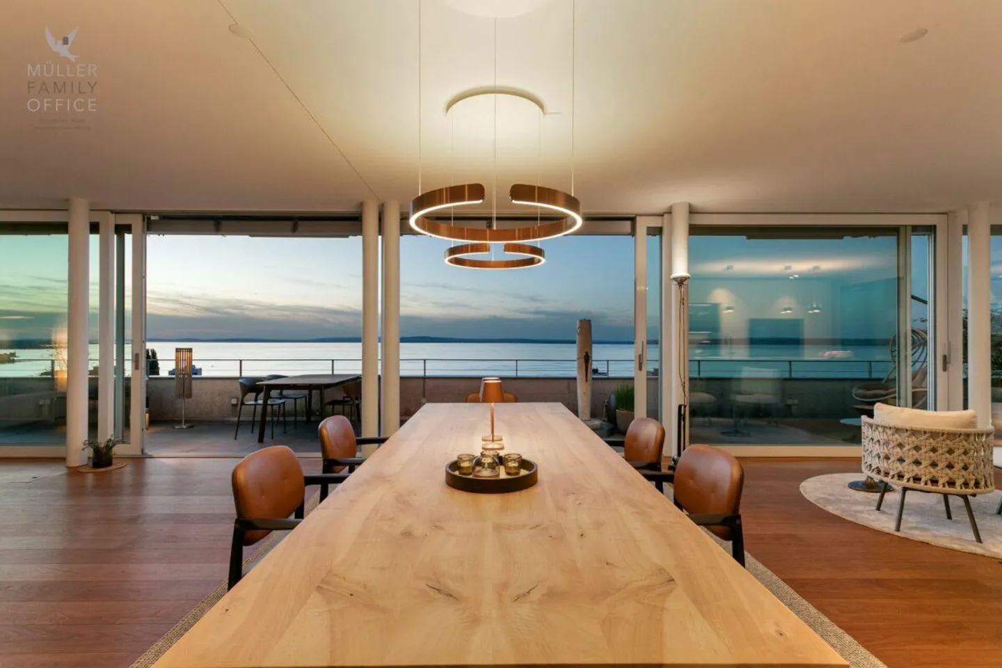 Appartamento attico unico e lussuoso con vista spettacolare sul lago - Foto 3 di 14