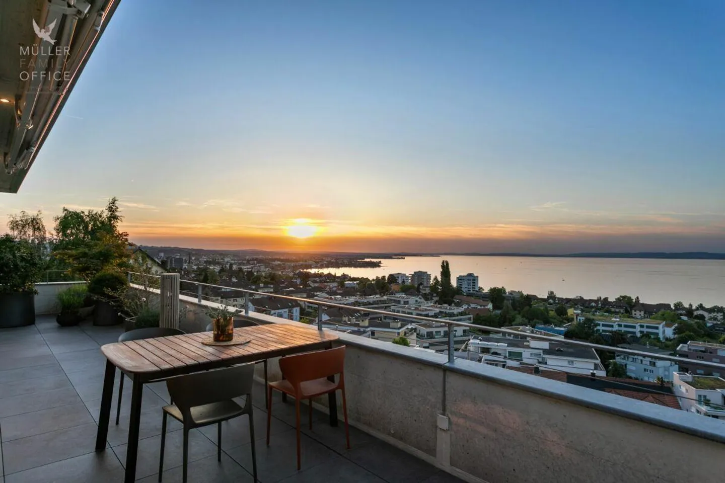 Appartamento attico unico e lussuoso con vista spettacolare sul lago - Foto 7 di 14