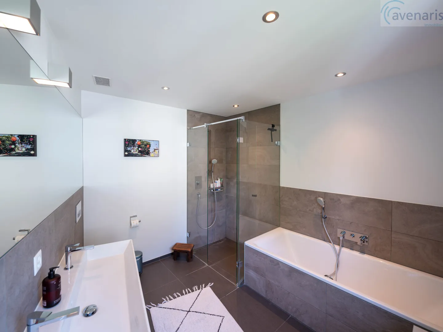 Beautiful 5.5-room double-family house in a sunny location - Photo 9 of 14