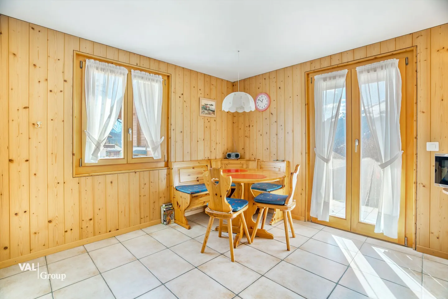 Chalet de vacances avec vue, deux appartements et une étable avec potentiel - Photo 23 sur 37