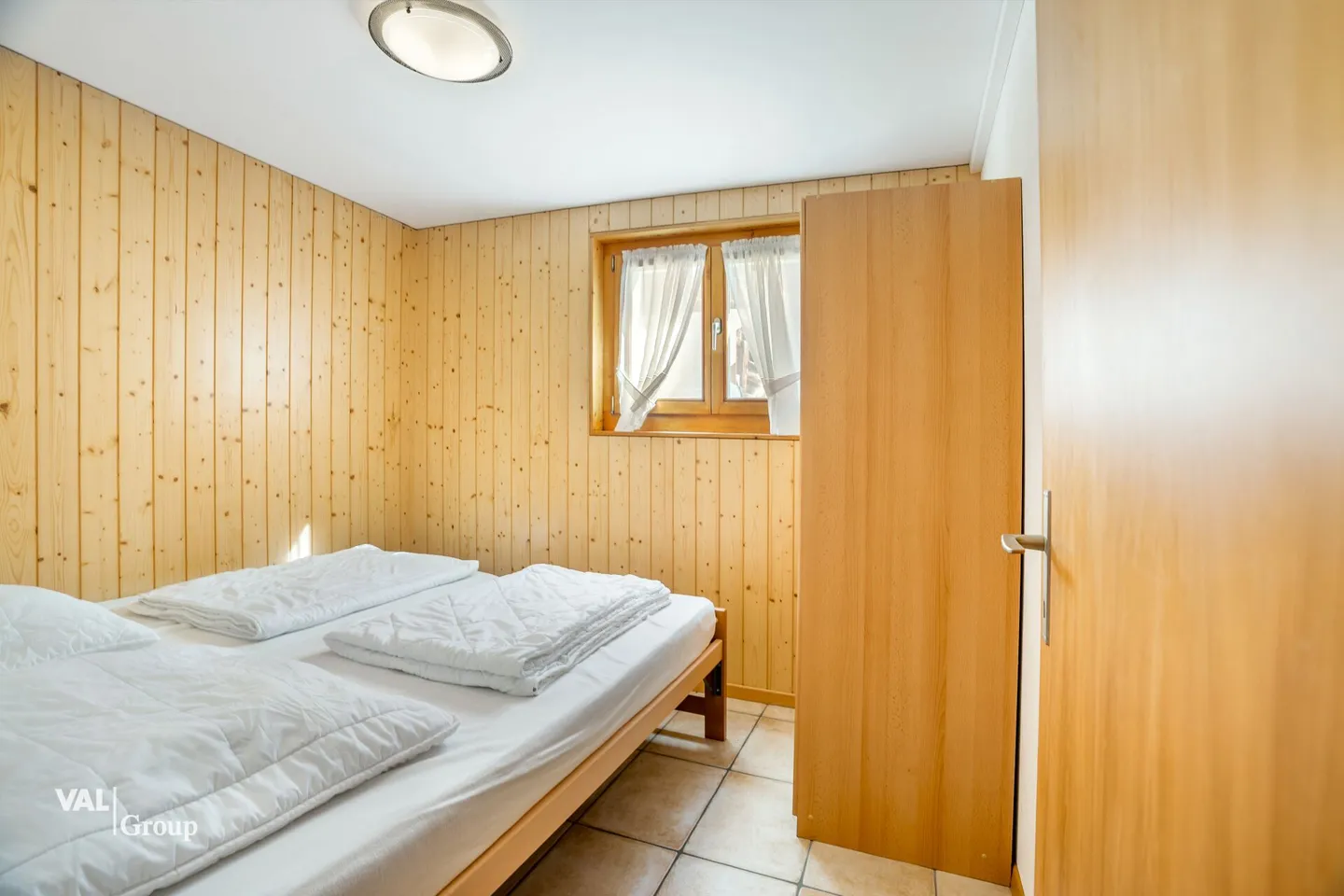 Chalet de vacances avec vue, deux appartements et une étable avec potentiel - Photo 24 sur 37