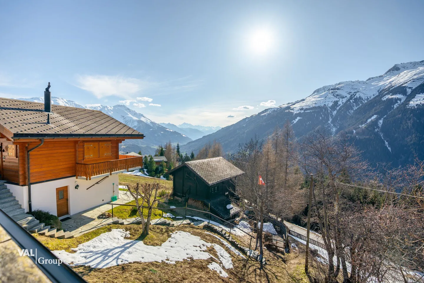 Chalet de vacances avec vue, deux appartements et une étable avec potentiel - Photo 28 sur 37