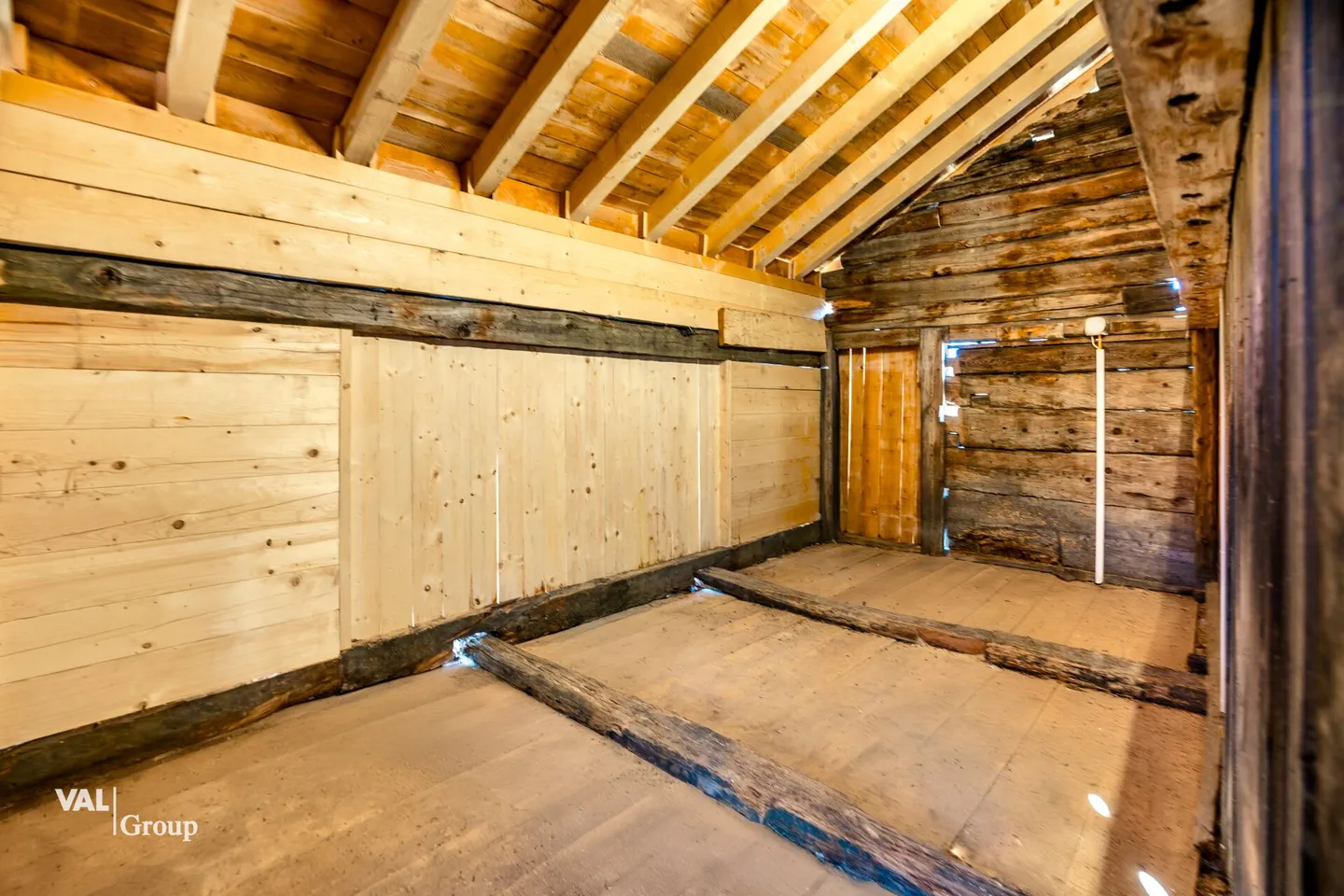 Chalet de vacances avec vue, deux appartements et une étable avec potentiel - Photo 31 sur 37