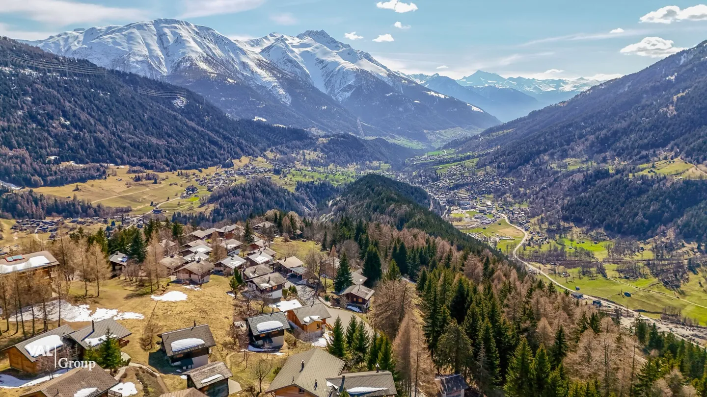 Chalet de vacances avec vue, deux appartements et une étable avec potentiel - Photo 34 sur 37