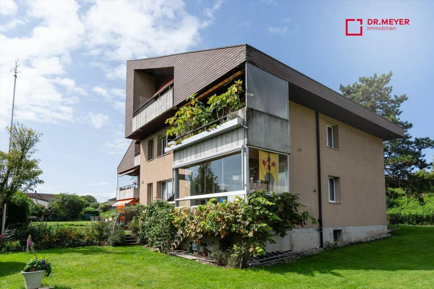 4.5-room apartment with balcony and parking space - Photo 1 of 10