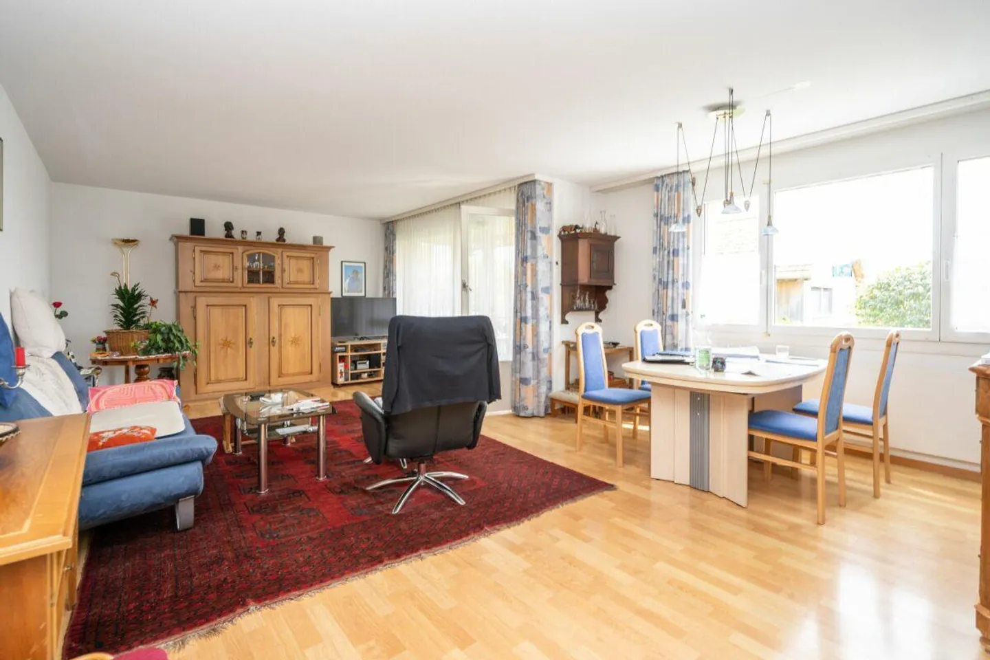 4.5-room apartment with balcony and parking space - Photo 3 of 10