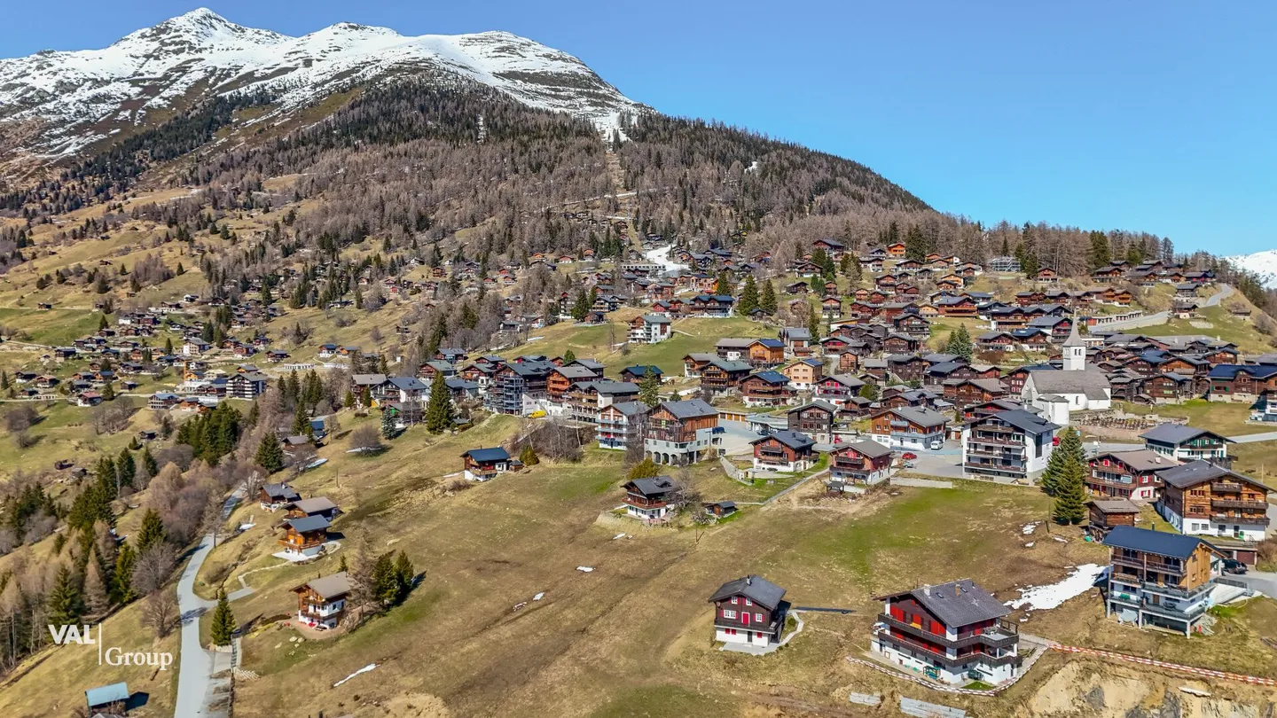 Chalet de vacances avec vue, deux appartements et une étable avec potentiel - Photo 35 sur 37