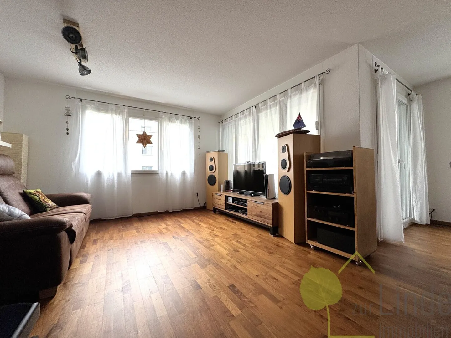 Modern 4.5-Room Apartment - Photo 2 of 12