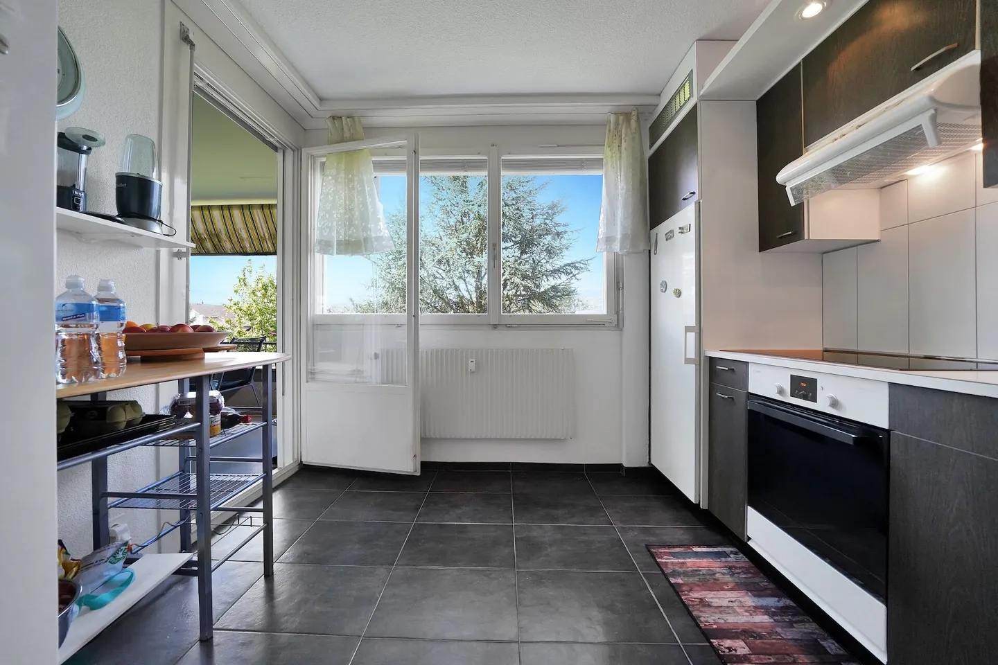 Bellissimo appartamento di 4.5 stanze in una posizione fantastica a Gerolfingen - Foto 7 di 17