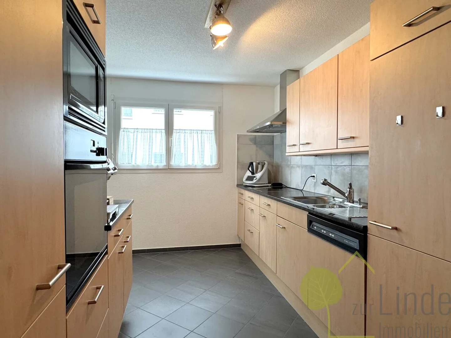 Modern 4.5-Room Apartment - Photo 5 of 12