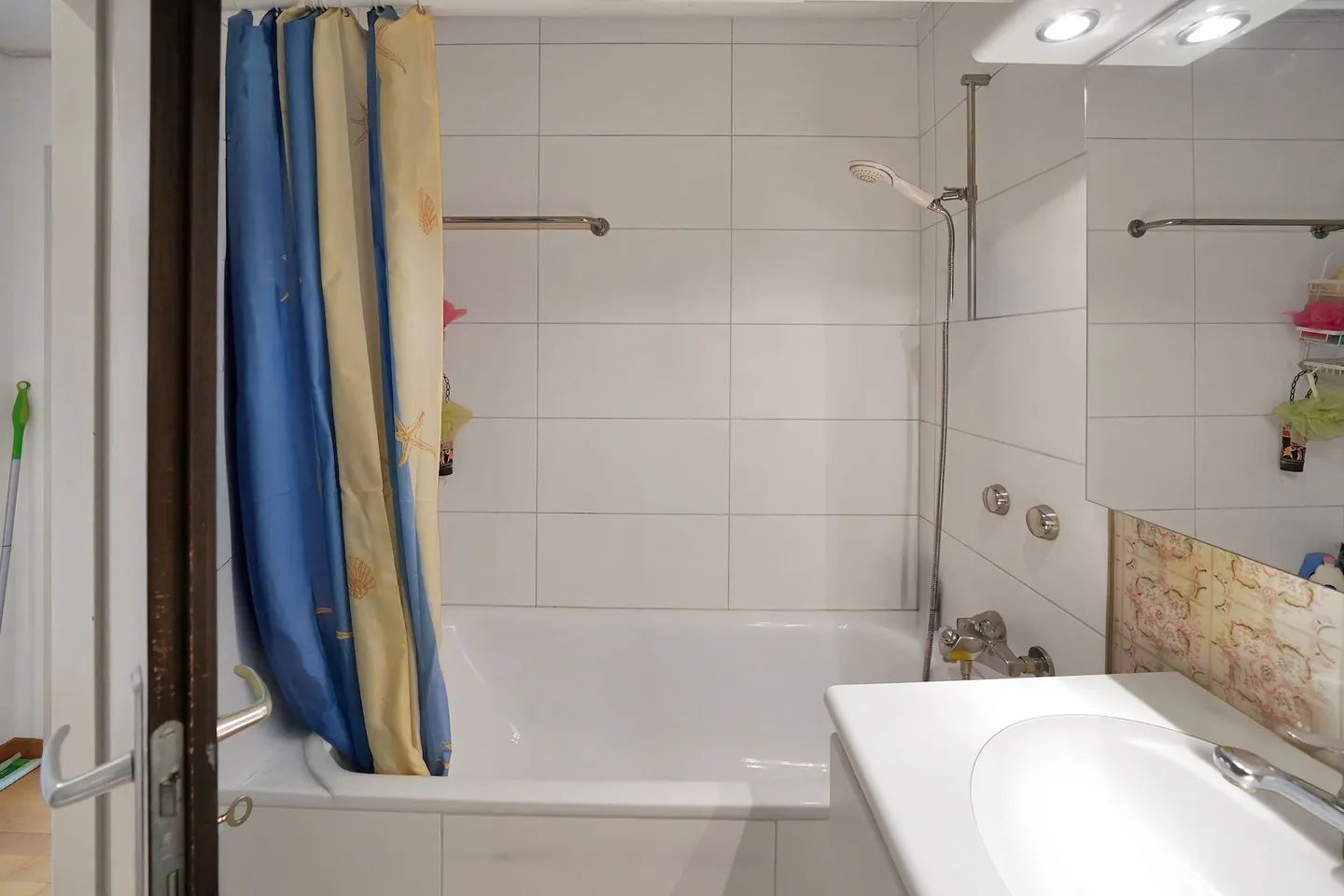 Bellissimo appartamento di 4.5 stanze in una posizione fantastica a Gerolfingen - Foto 14 di 17