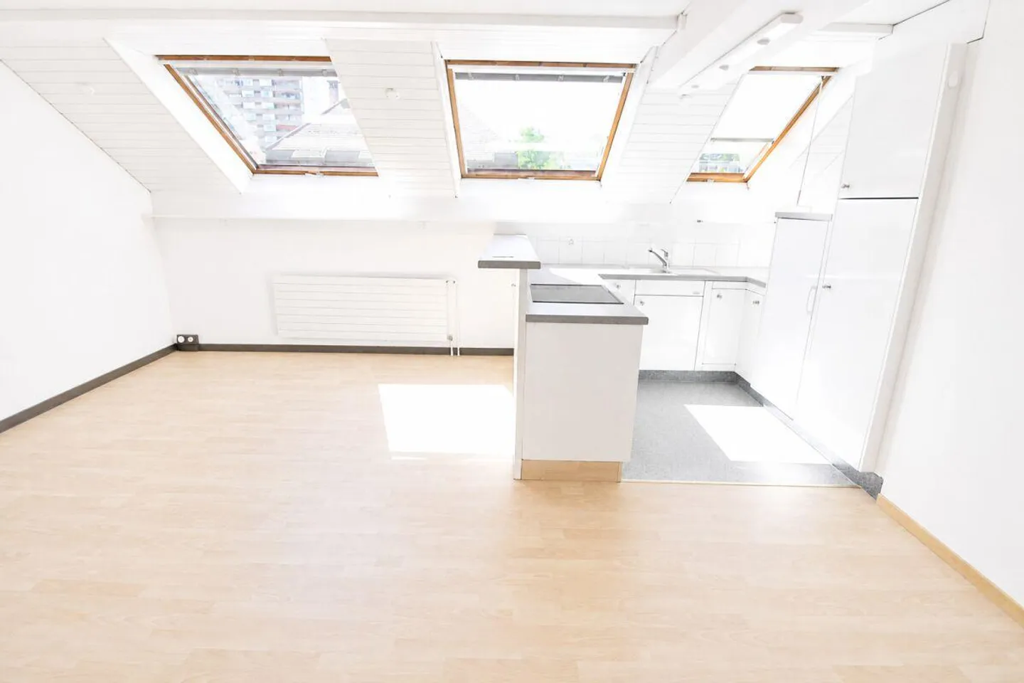 Heimelige Dachwohnung - Foto 3 von 7