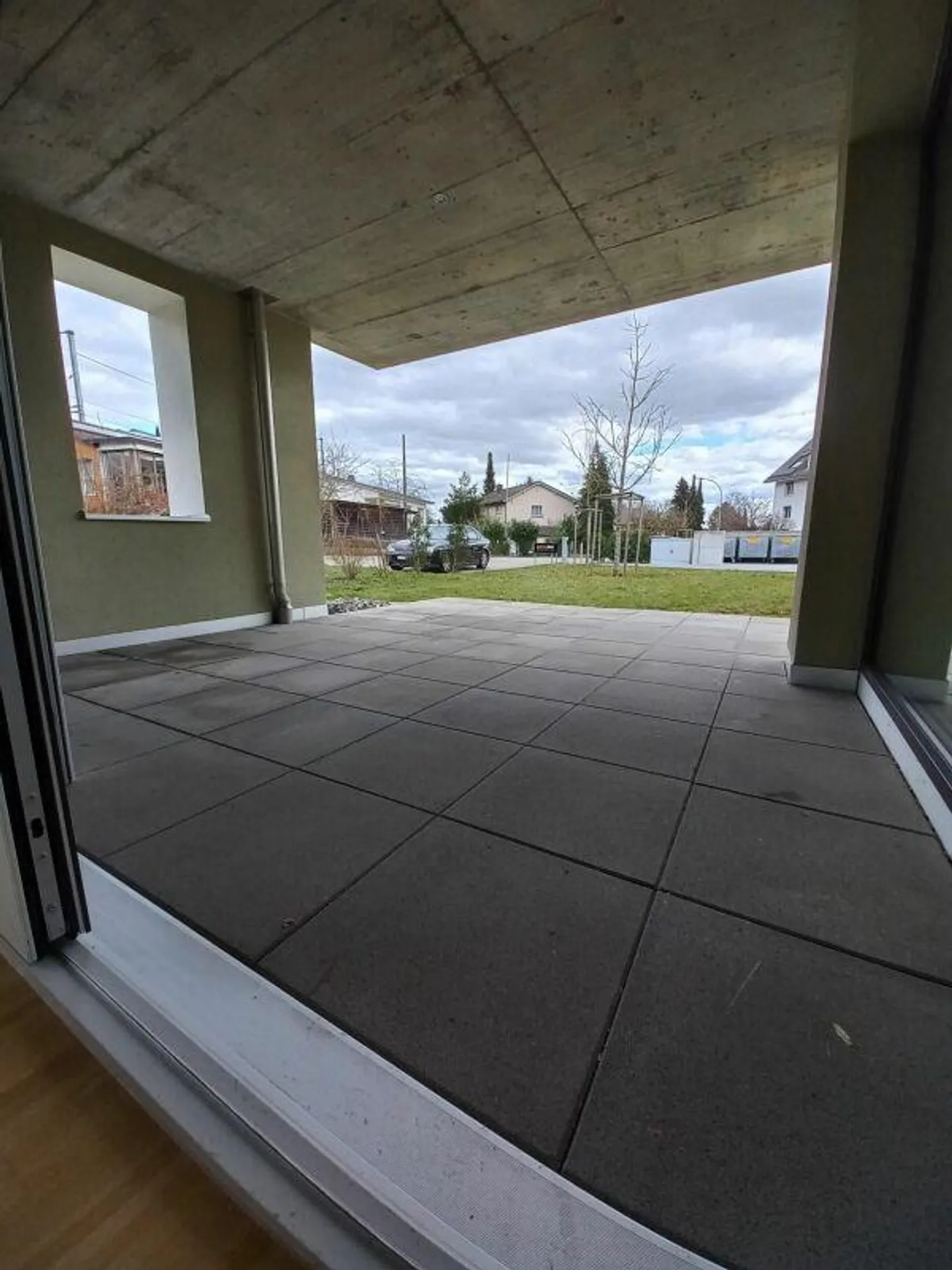 Attractive 3.5 room apartment on the ground floor for rent - Photo 2 of 9