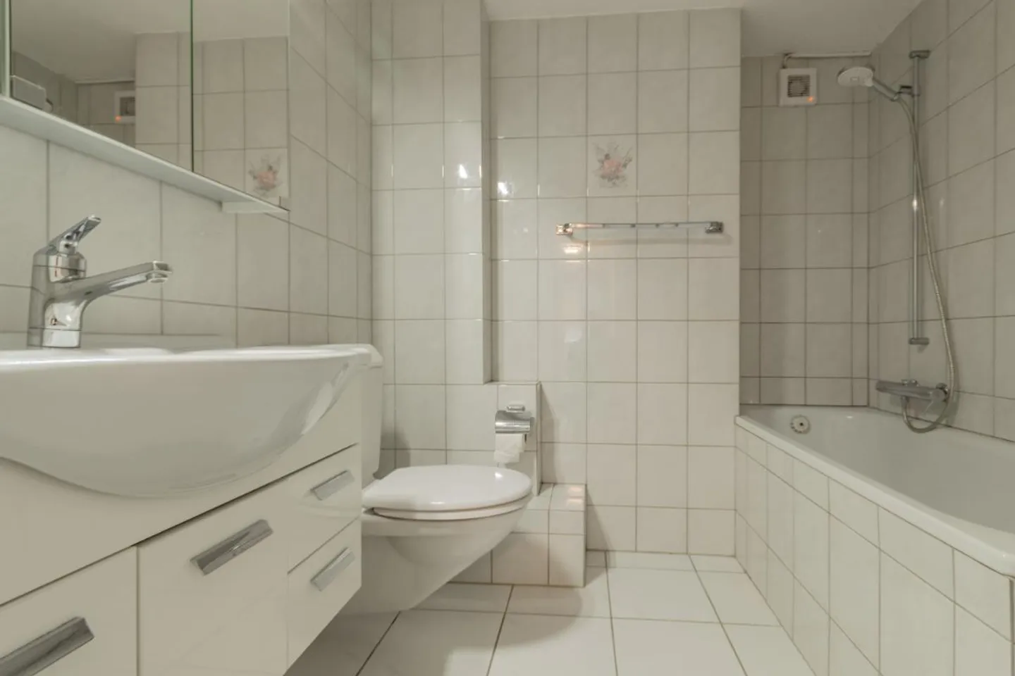 Bright 4.5-room apartment on the 1st floor with large balcony – Walde AG - Photo 5 of 5