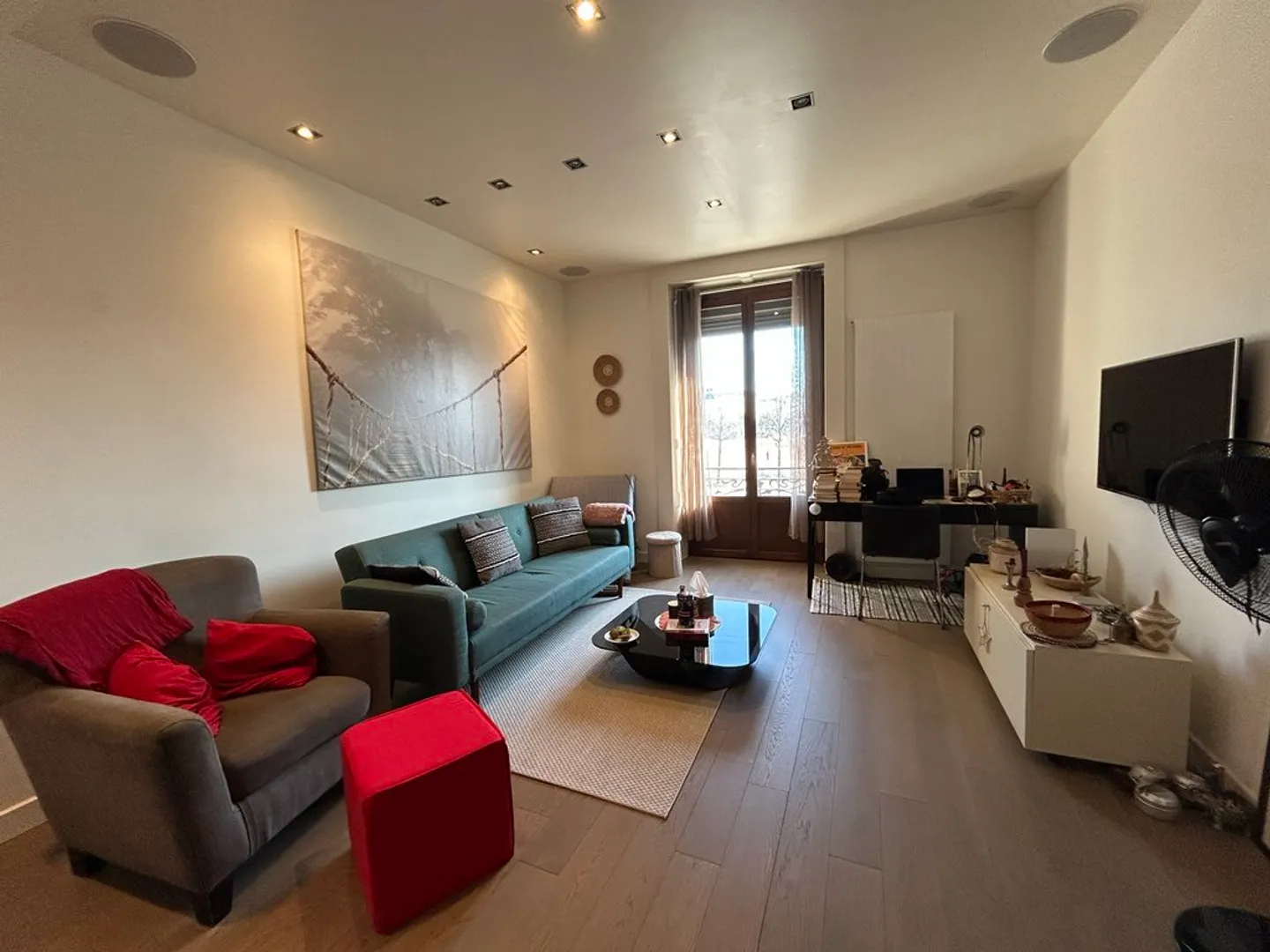 Charming City Center Apartment - Photo 3 of 5