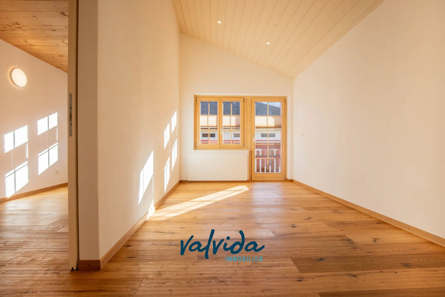 Appartement moderne de 3,5 pièces à louer à Varen - Photo 5 sur 9