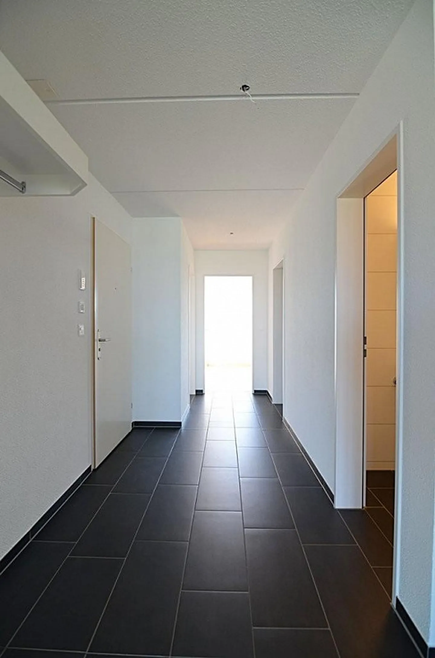 L'appartamento cerca un nuovo inquilino. - Foto 2 di 6