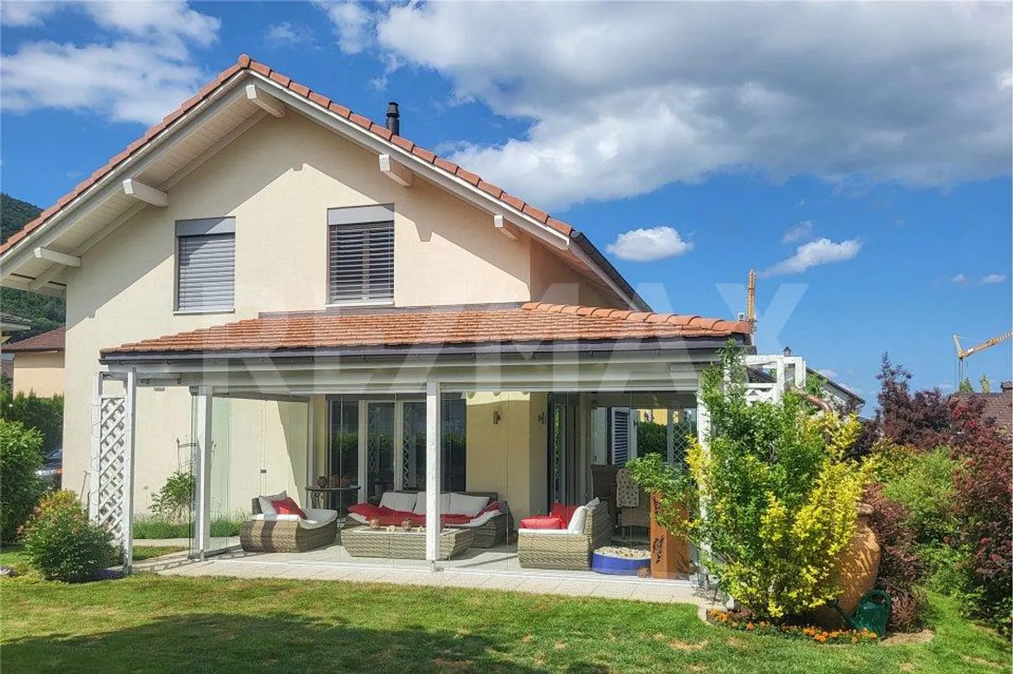 Attractive 4½ Room Single-Family House with Large Conservatory. So... - Photo 1 of 10