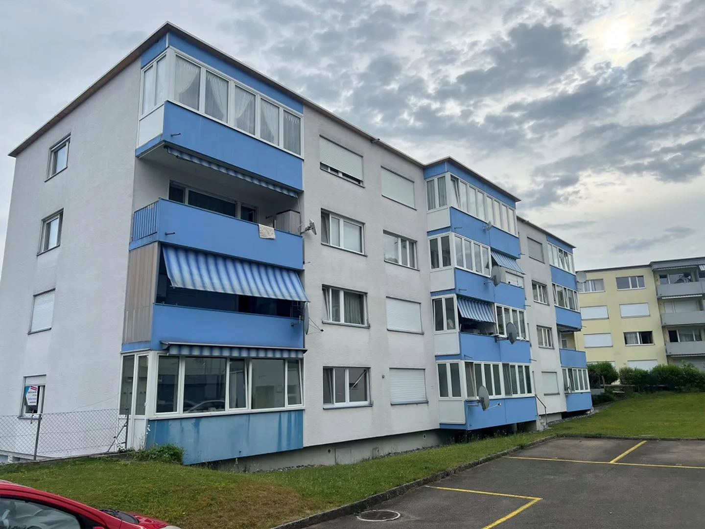 Appartement lumineux de 4 pièces avec balcon dans un emplacement calme à Rorschacherberg - Photo 2 sur 7