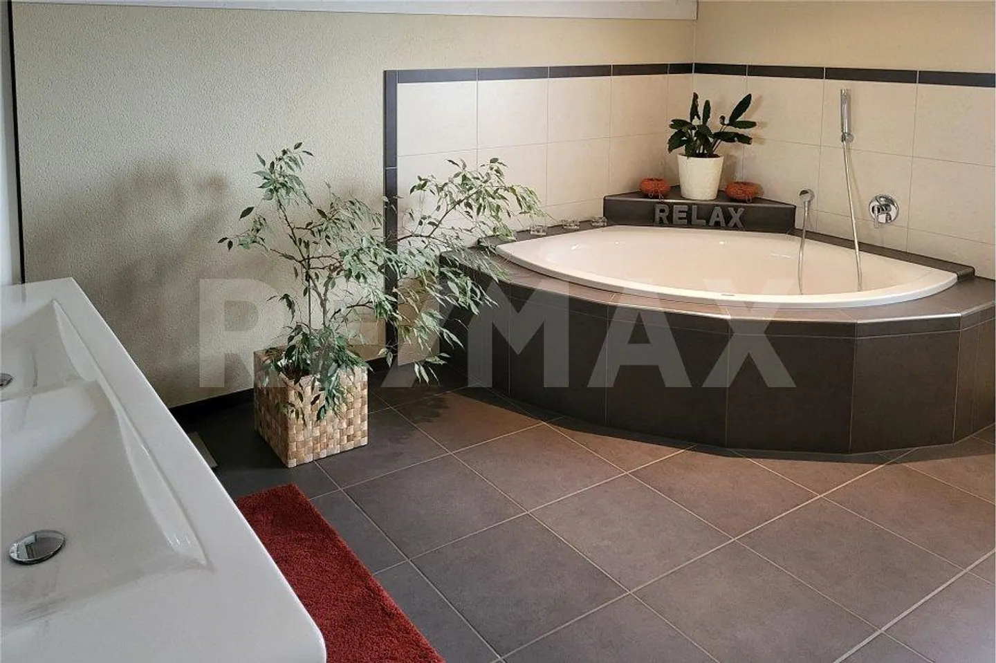 Attractive 4½ Room Single-Family House with Large Conservatory. So... - Photo 10 of 10