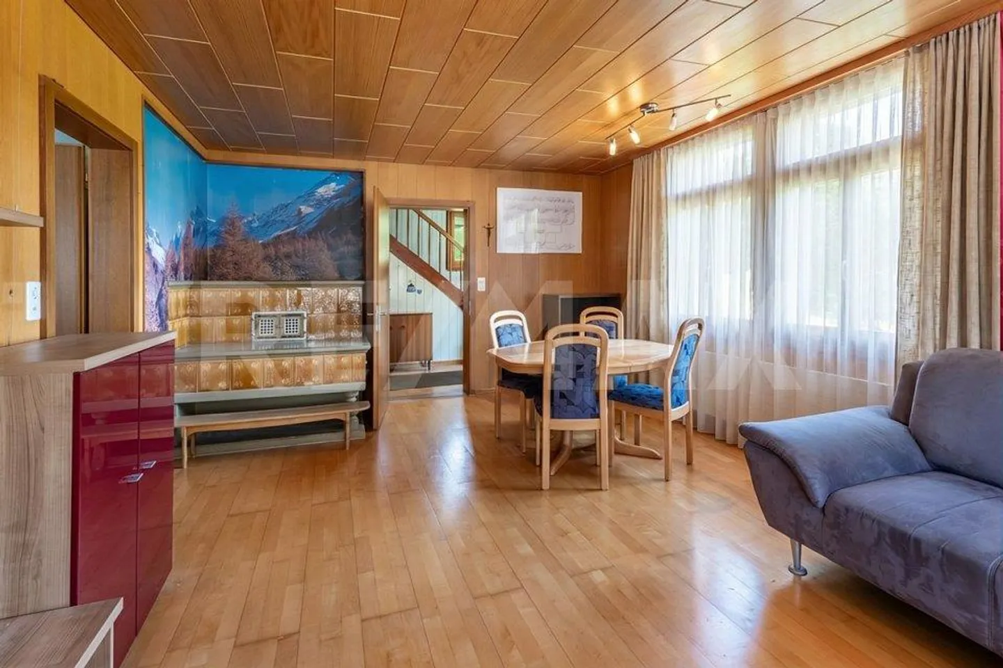 Single-family house with potential in the historic village center - Photo 3 of 13