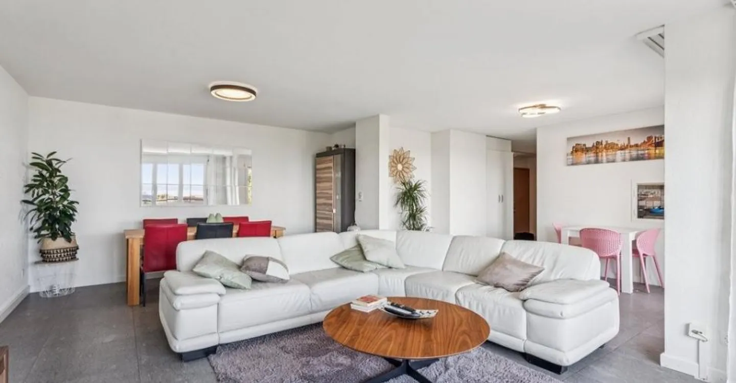 Appartamento di 4,5 locali con balcone e vista sul lago di Neuchâtel - Foto 3 di 9