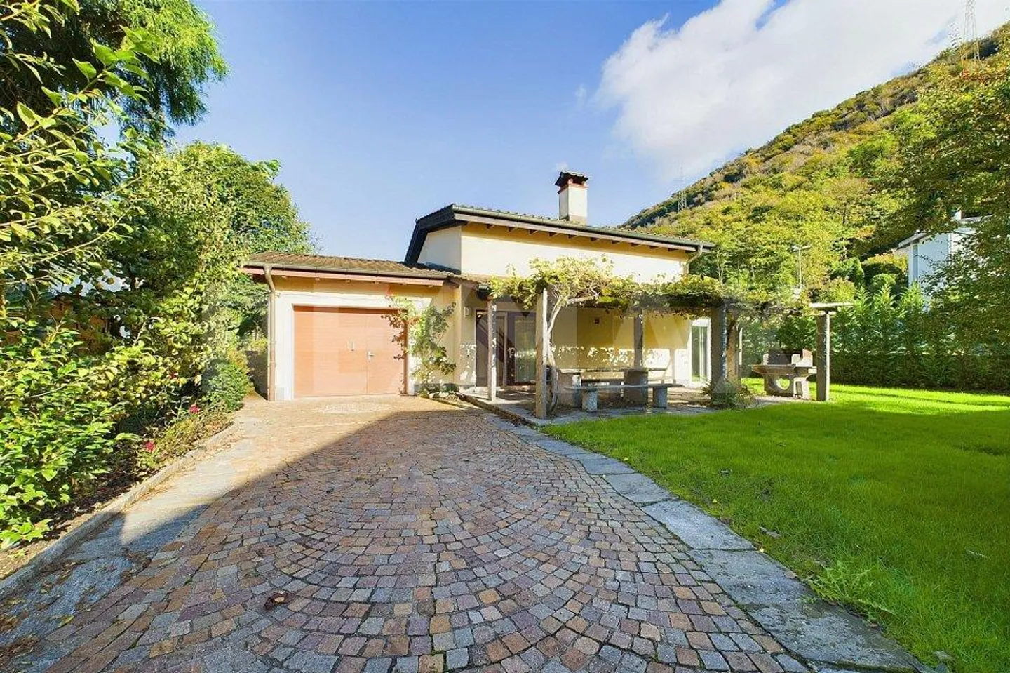 Belle maison au caractère unique dans un emplacement de rêve au bord du lac - Photo 4 sur 13