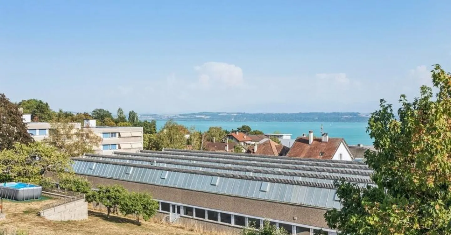 Appartamento di 4,5 locali con balcone e vista sul lago di Neuchâtel - Foto 8 di 9