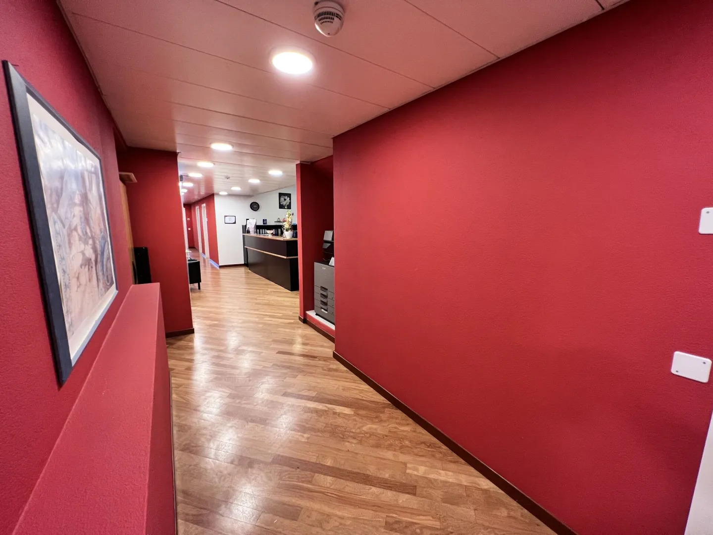 Office in one of the most prestigious and historic buildings in the city - Photo 2 of 4