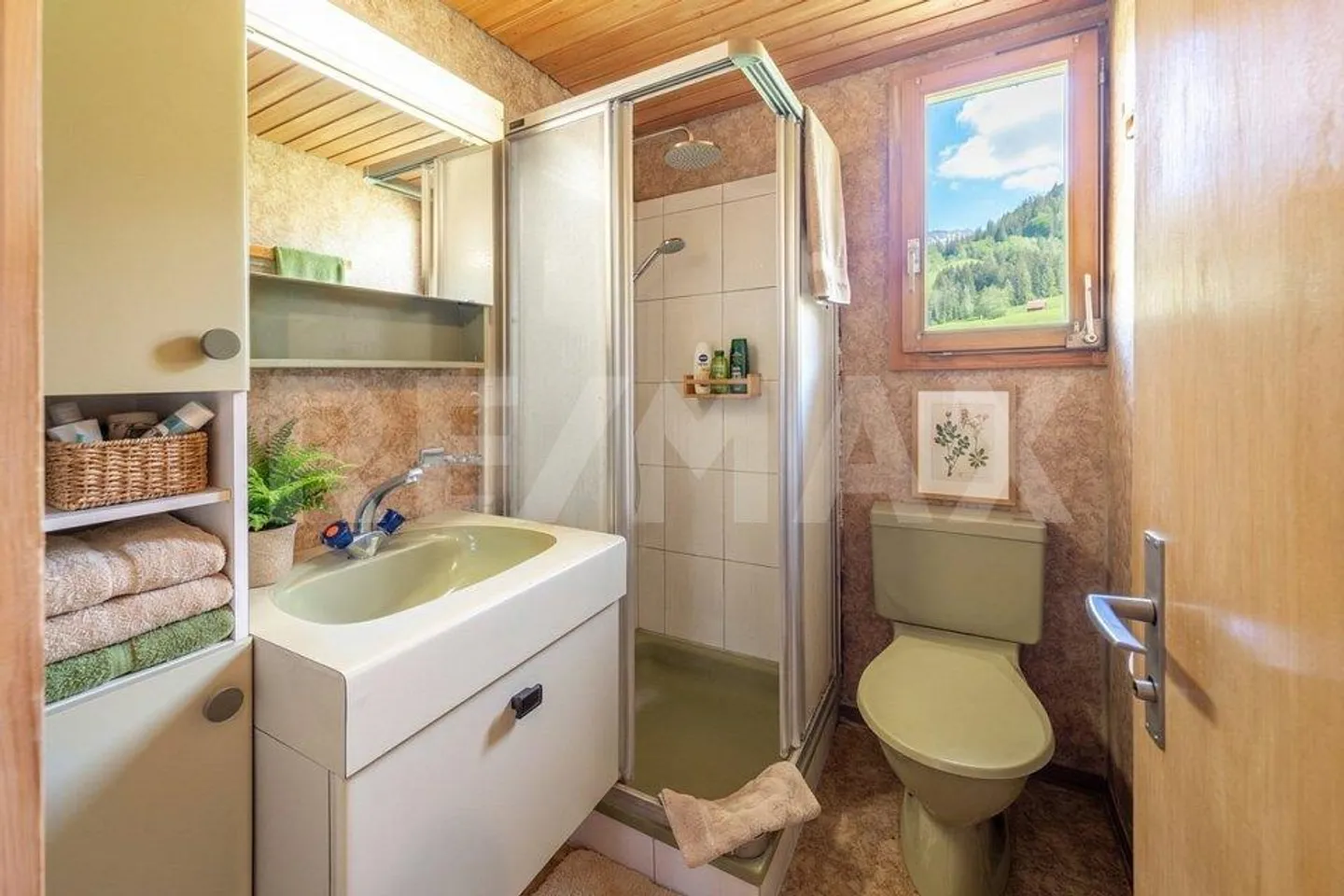 Single-family house with potential in the historic village center - Photo 11 of 13