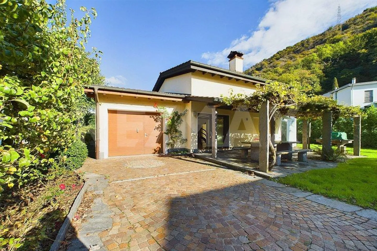 Belle maison au caractère unique dans un emplacement de rêve au bord du lac - Photo 6 sur 13