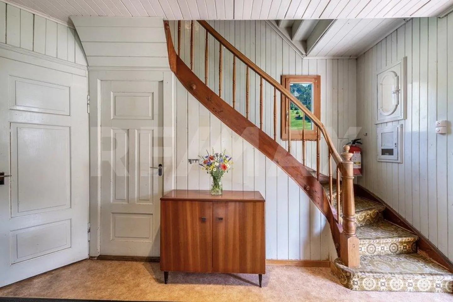 Single-family house with potential in the historic village center - Photo 8 of 13