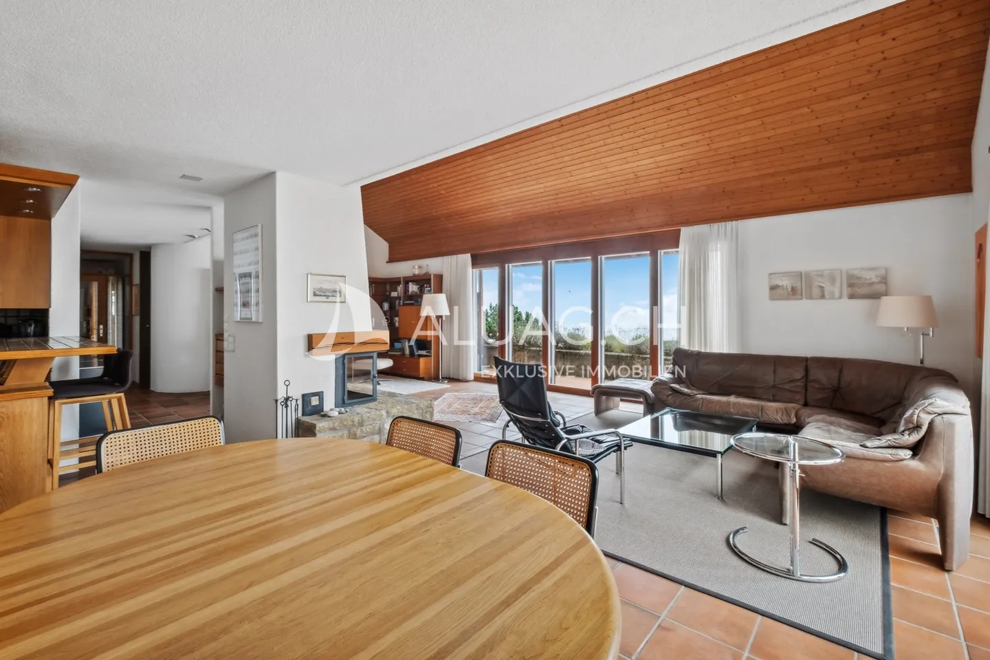 Charmante Maison Familiale avec Vue sur le Lac - Photo 6 sur 11