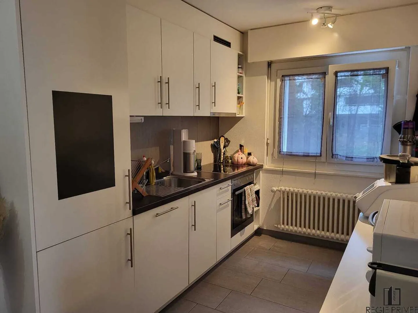 Appartement de 2.5 pièces avec balcon - Photo 2 sur 5