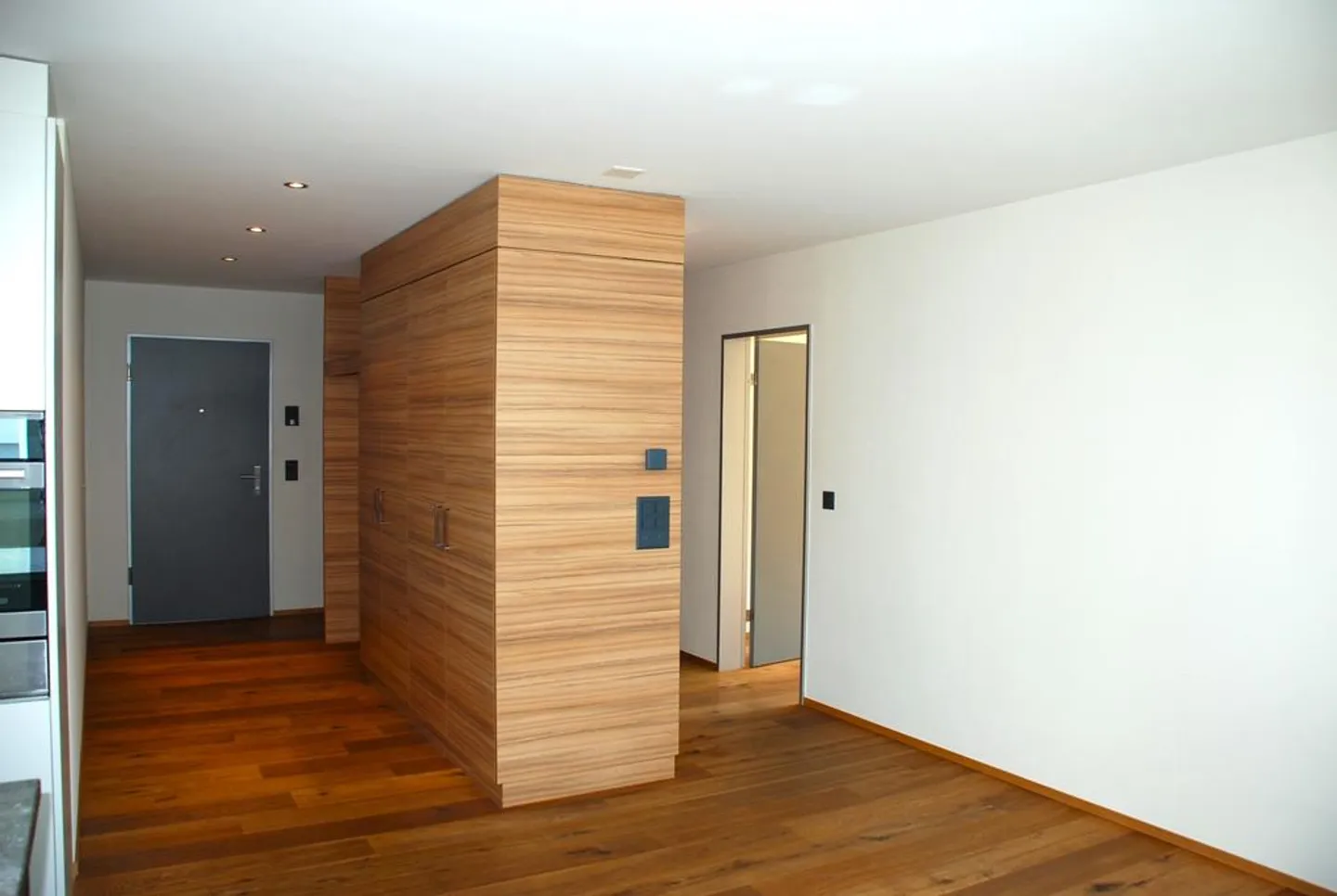 High-quality apartment in a quiet, sunny location - Photo 2 of 9