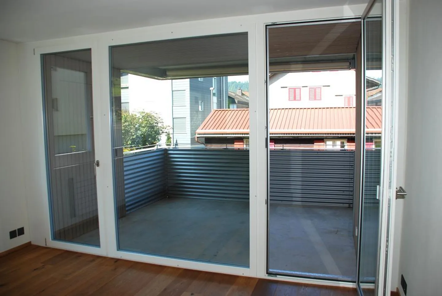 High-quality apartment in a quiet, sunny location - Photo 4 of 9